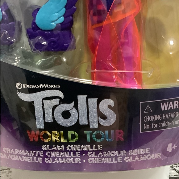 DreamWorks Trolls World Tour Glam Chenille Fashion Doll and accessories - Picture 3 of 7